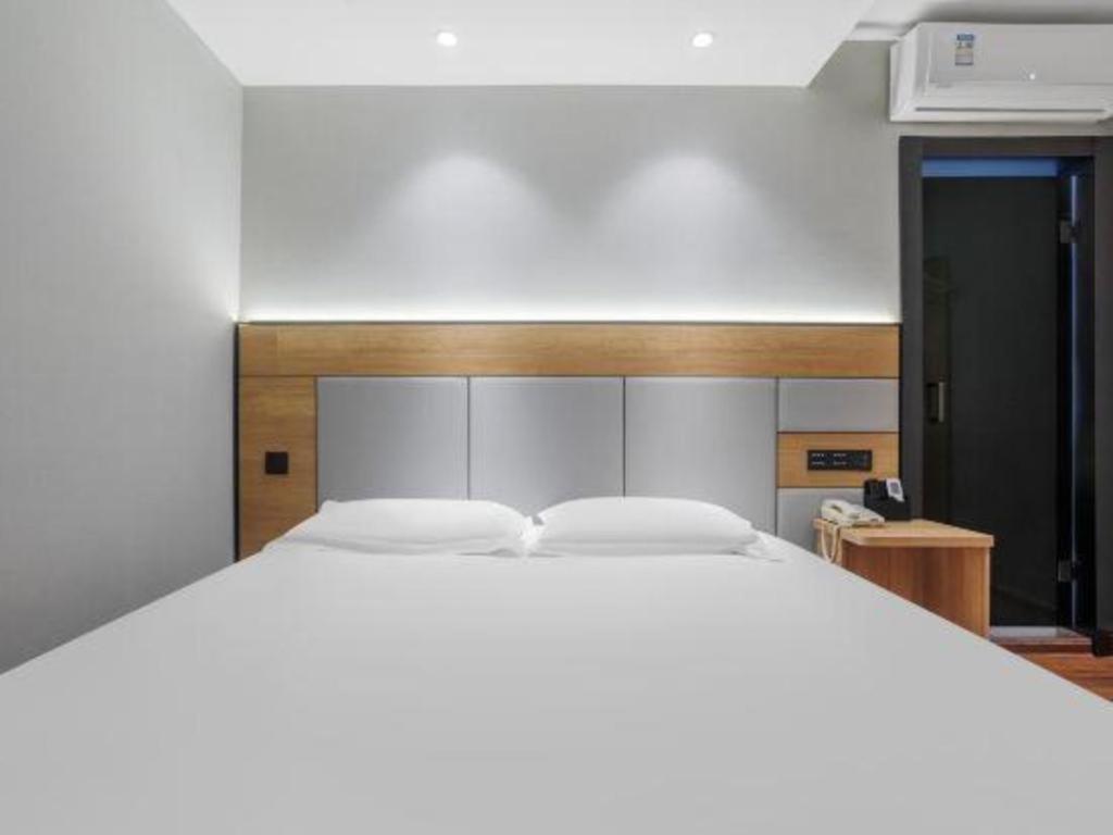 Greentree Hongqiao Hub Convention Center Jinghua Road Shell Hotel