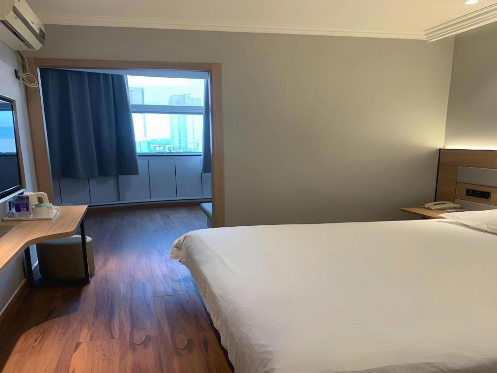 Hotel Greentree Hongqiao Hub Convention Center Jinghua Road Shell
