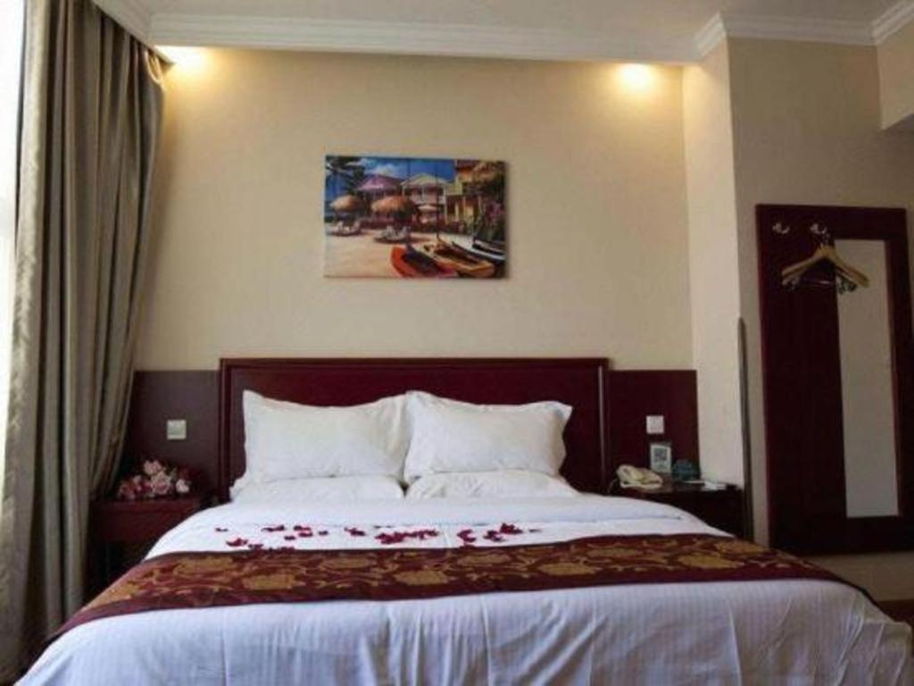 Greentree Hongqiao Hub Convention Center Jinghua Road Shell Hotel 3*