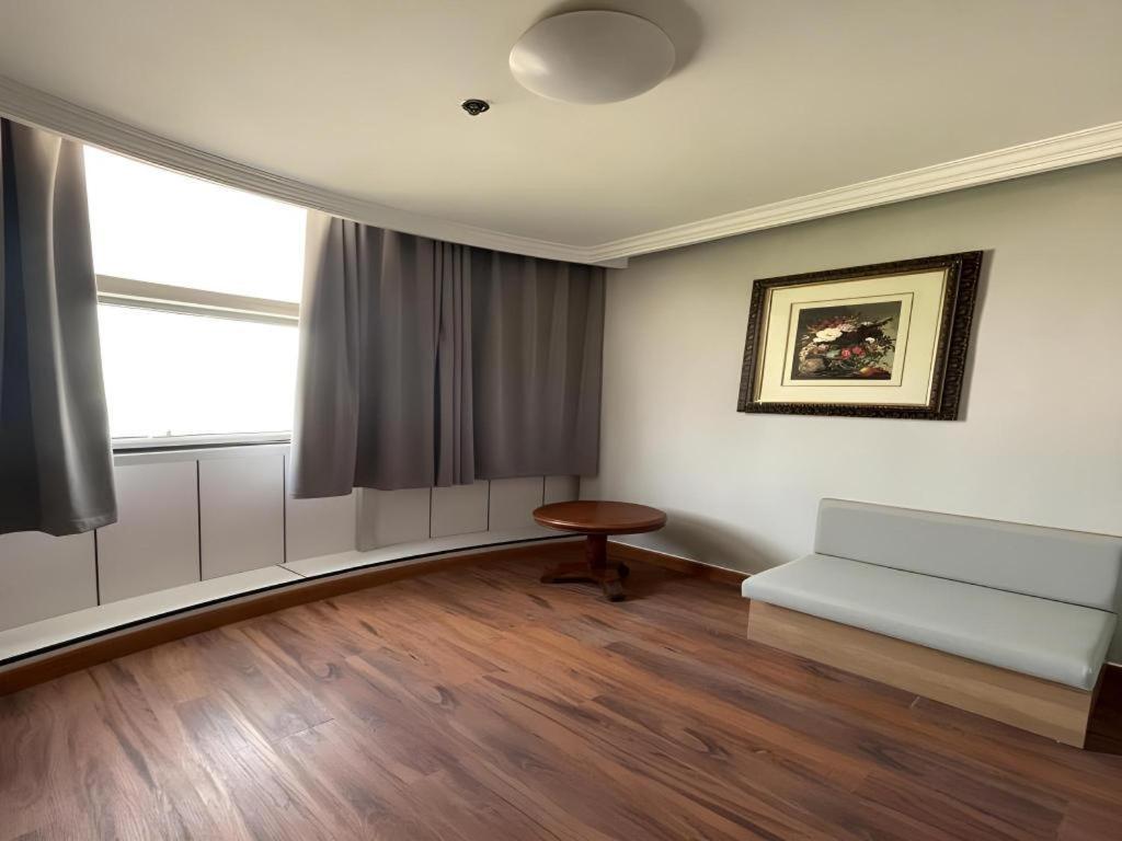 Greentree Hongqiao Hub Convention Center Jinghua Road Shell 3*