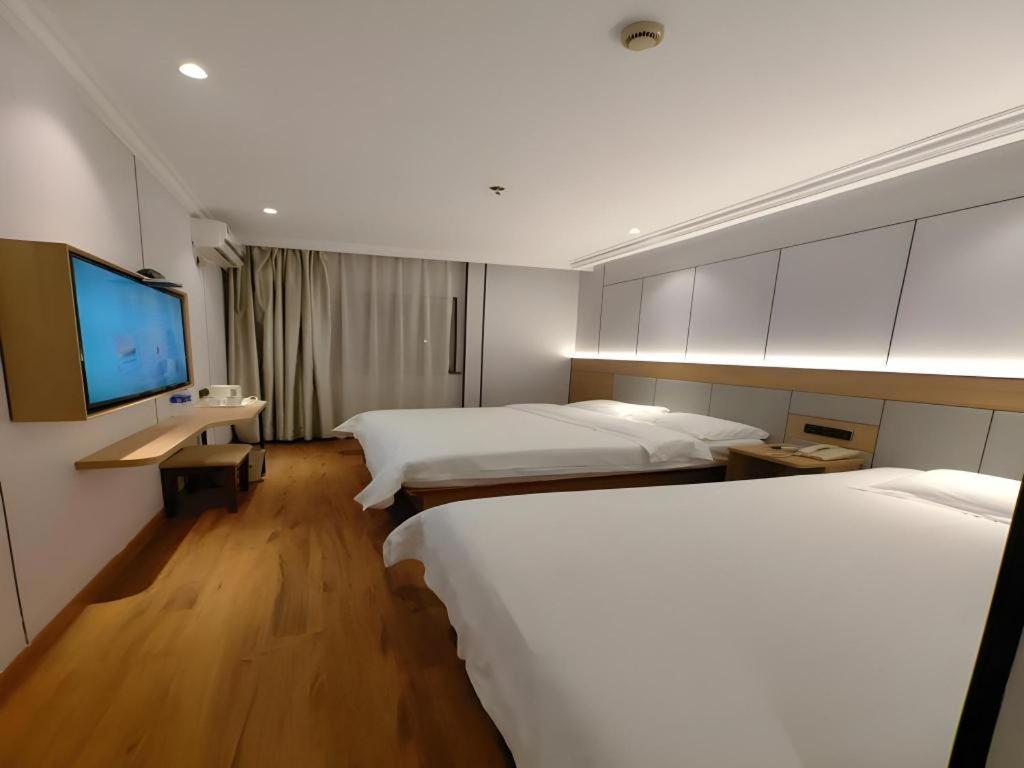 Greentree Hongqiao Hub Convention Center Jinghua Road Shell