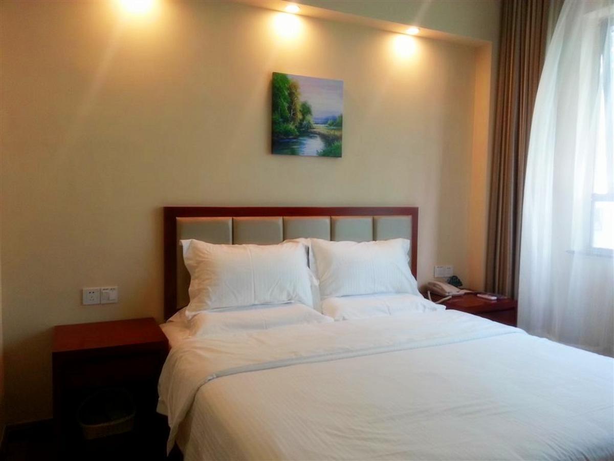Greentree Hongqiao Hub Convention Center Jinghua Road Shell Shanghai